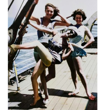 Notice Gallery for Christine EAVES