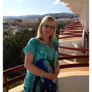 Photo of Carole Lesley HITCHES