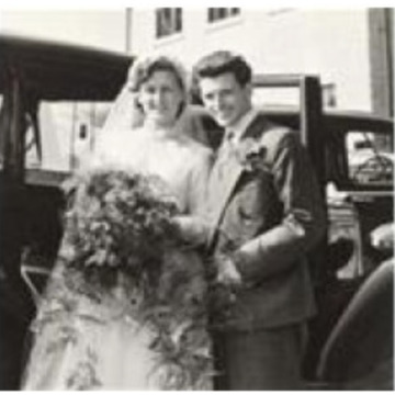 Photo of Kathleen and Bill HUGHES