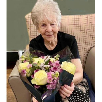 Photo of Lynn MAXWELL