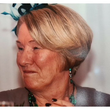 Photo of Joan LYTHE