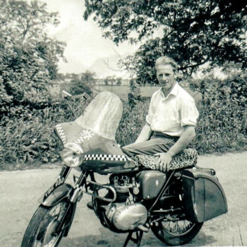 Photo of Dennis HEATON