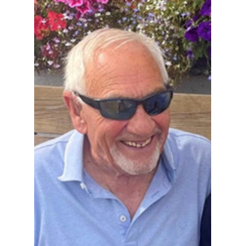 Photo of Barrie HOLMES