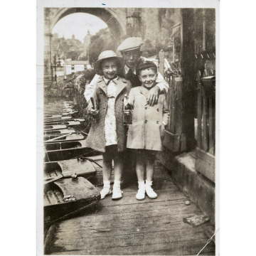 Notice Gallery for Malcolm FORD