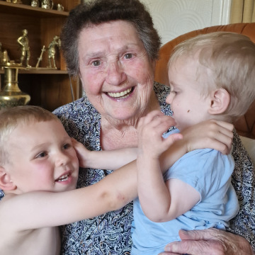 Notice Gallery for Margaret FROST