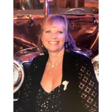 Photo of Stephanie GUNN