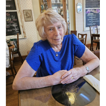 Notice Gallery for Maureen SHAW