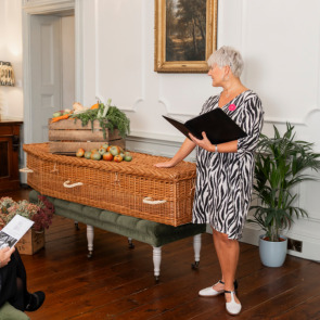 funeral_celebrant_day_three_cheers_for_the_last_hurrah_photo_right_0